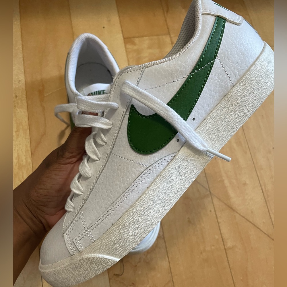 Nike tennis shoe